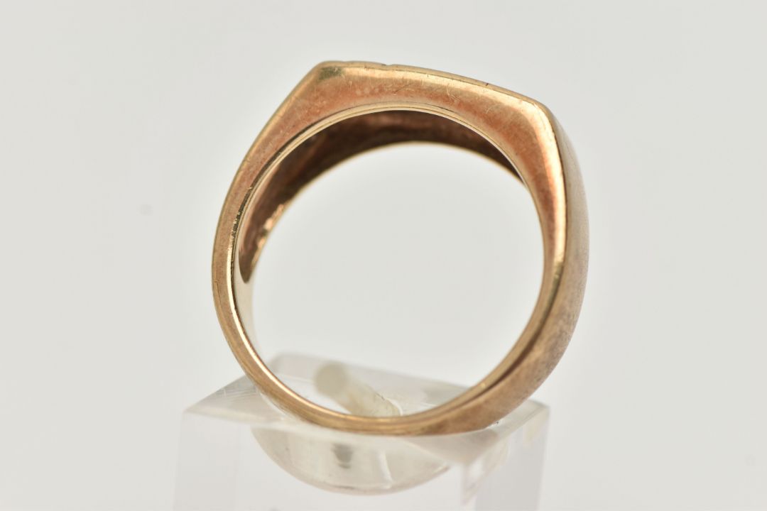 A GENTS 9CT GOLD DIAMOND SIGNET RING, rectangular signet set with three small, round brilliant cut - Image 3 of 4