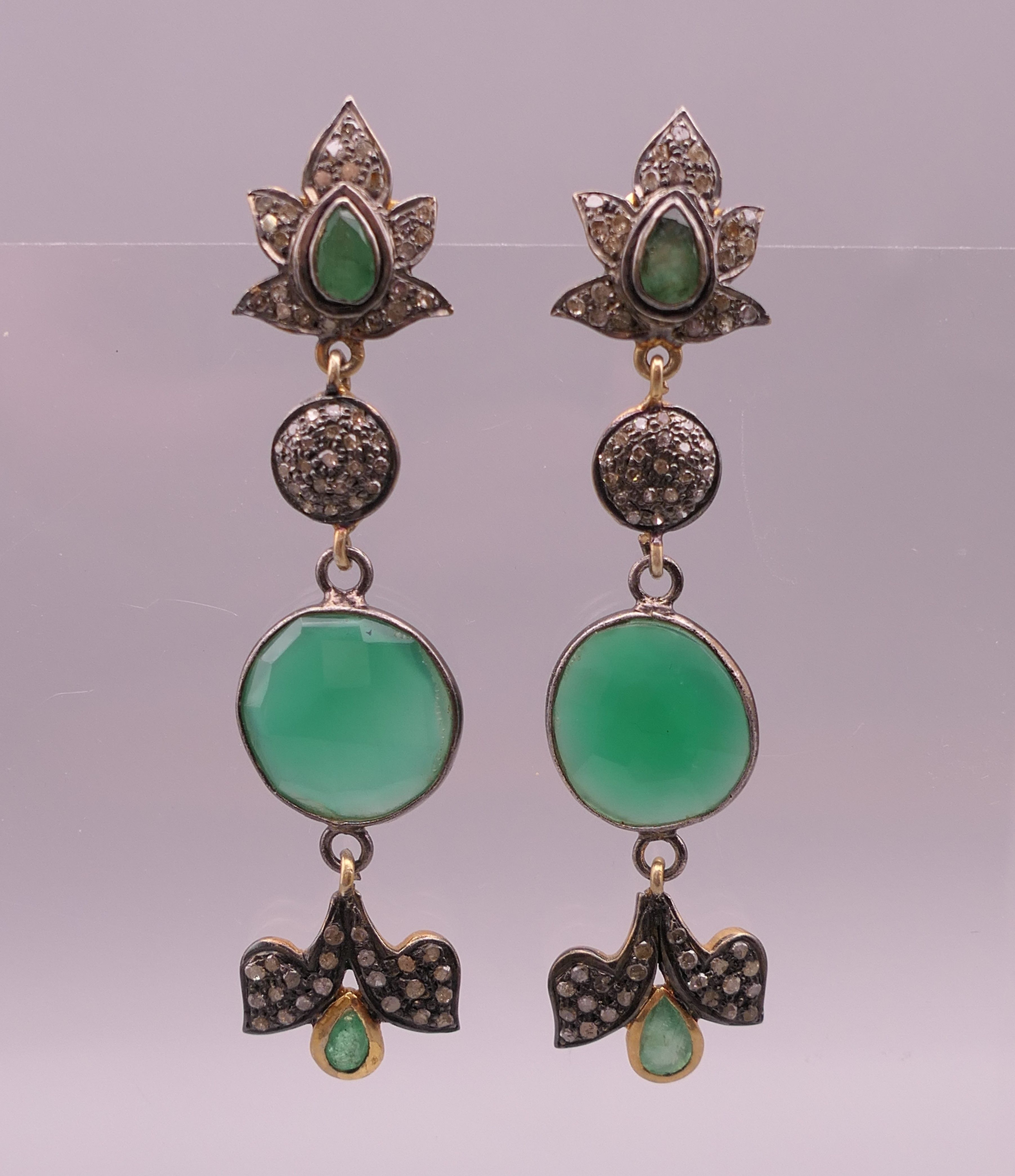 A pair of gold, diamond and chrysoprase stone drop earrings. 6.5 cm long.