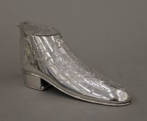 A Continental silver box formed as a shoe. 13.5 cm long. 143.7 grammes.