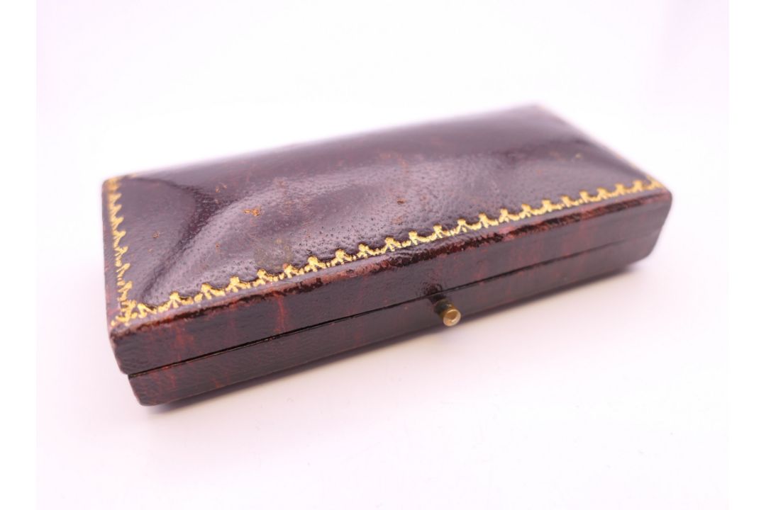 A diamond set unmarked gold racehorse brooch, possibly the horse ''Warmspun''. 3.5 cm long. 4. - Image 7 of 7