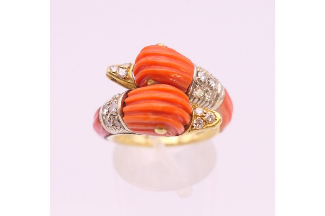 An 18 K gold coral and diamond double dolphin/duck head ring. Ring size M/N. - Image 4 of 9
