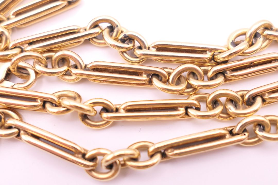 A 9 ct gold watch chain, converted to a necklace. 40.5 cm long. 29.9 grammes. - Image 4 of 5