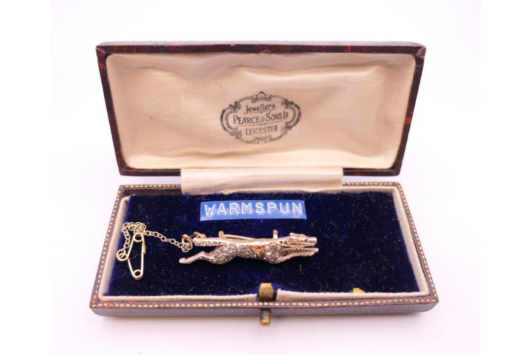 A diamond set unmarked gold racehorse brooch, possibly the horse ''Warmspun''. 3.5 cm long. 4. - Image 6 of 7