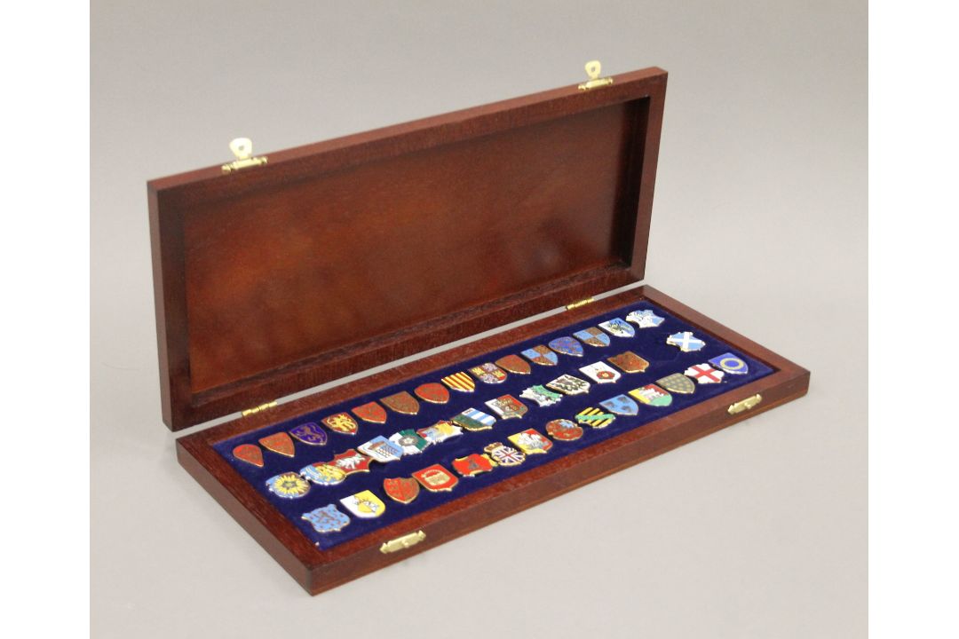 A boxed set of enamelled silver heraldic shield badges (one lacking). - Image 3 of 5