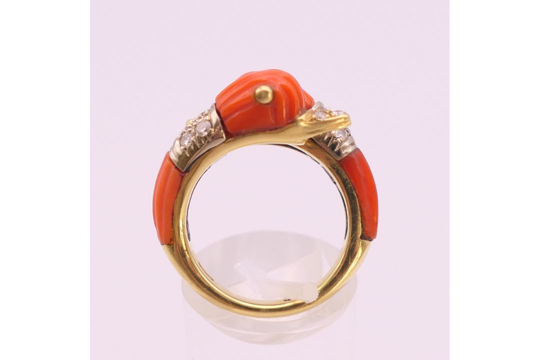 An 18 K gold coral and diamond double dolphin/duck head ring. Ring size M/N. - Image 6 of 9