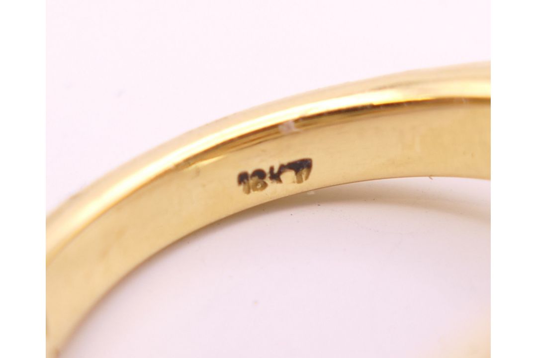 An 18 K gold coral and diamond double dolphin/duck head ring. Ring size M/N. - Image 9 of 9