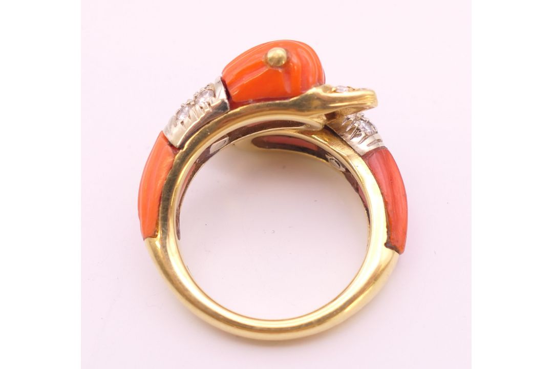 An 18 K gold coral and diamond double dolphin/duck head ring. Ring size M/N. - Image 7 of 9