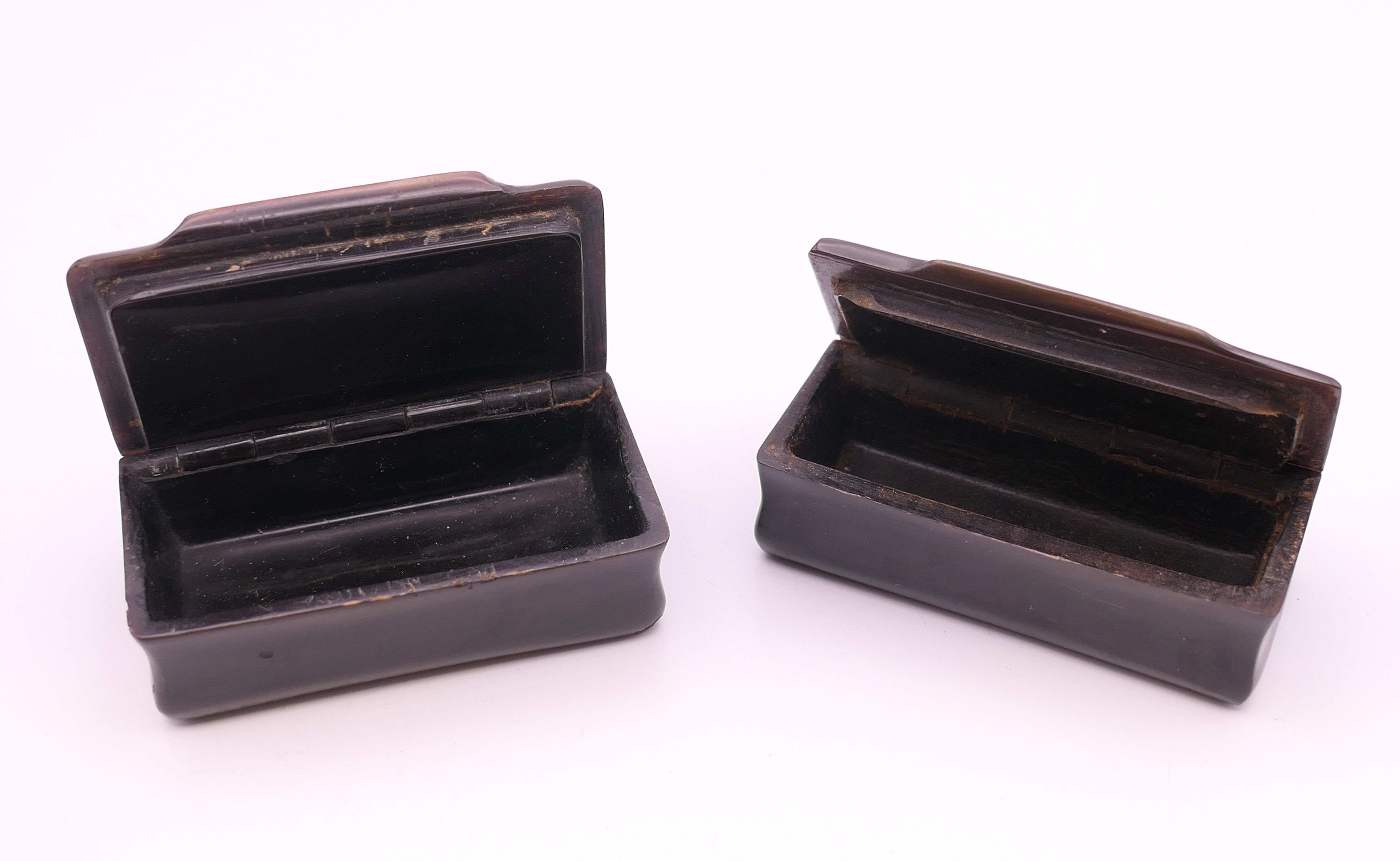 A cased pocket clinometer and two snuff boxes. - Image 7 of 7