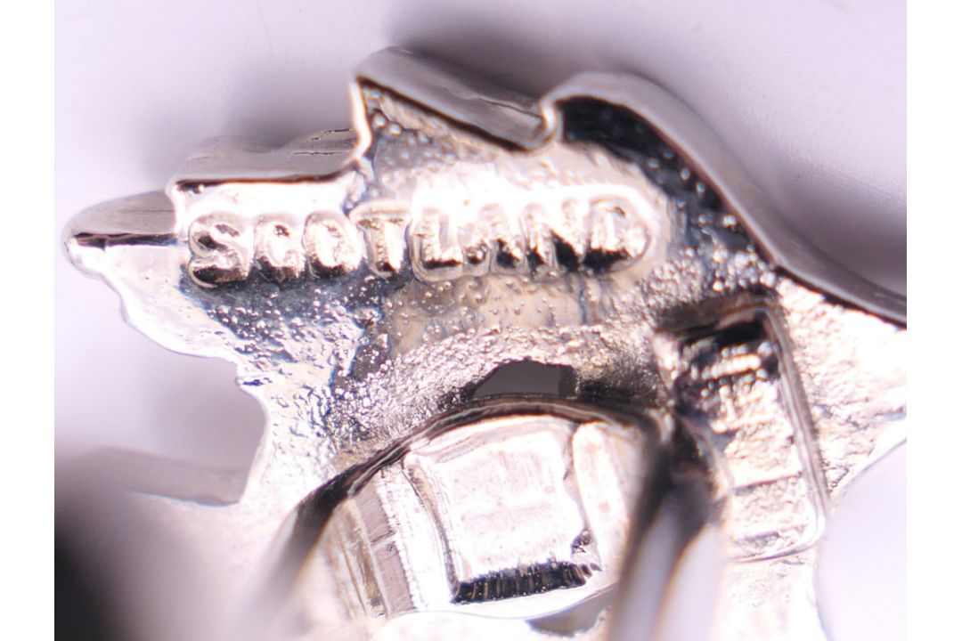 A Scottish Thistle brooch and matching cufflinks. Brooch 9 cm long. - Image 5 of 5