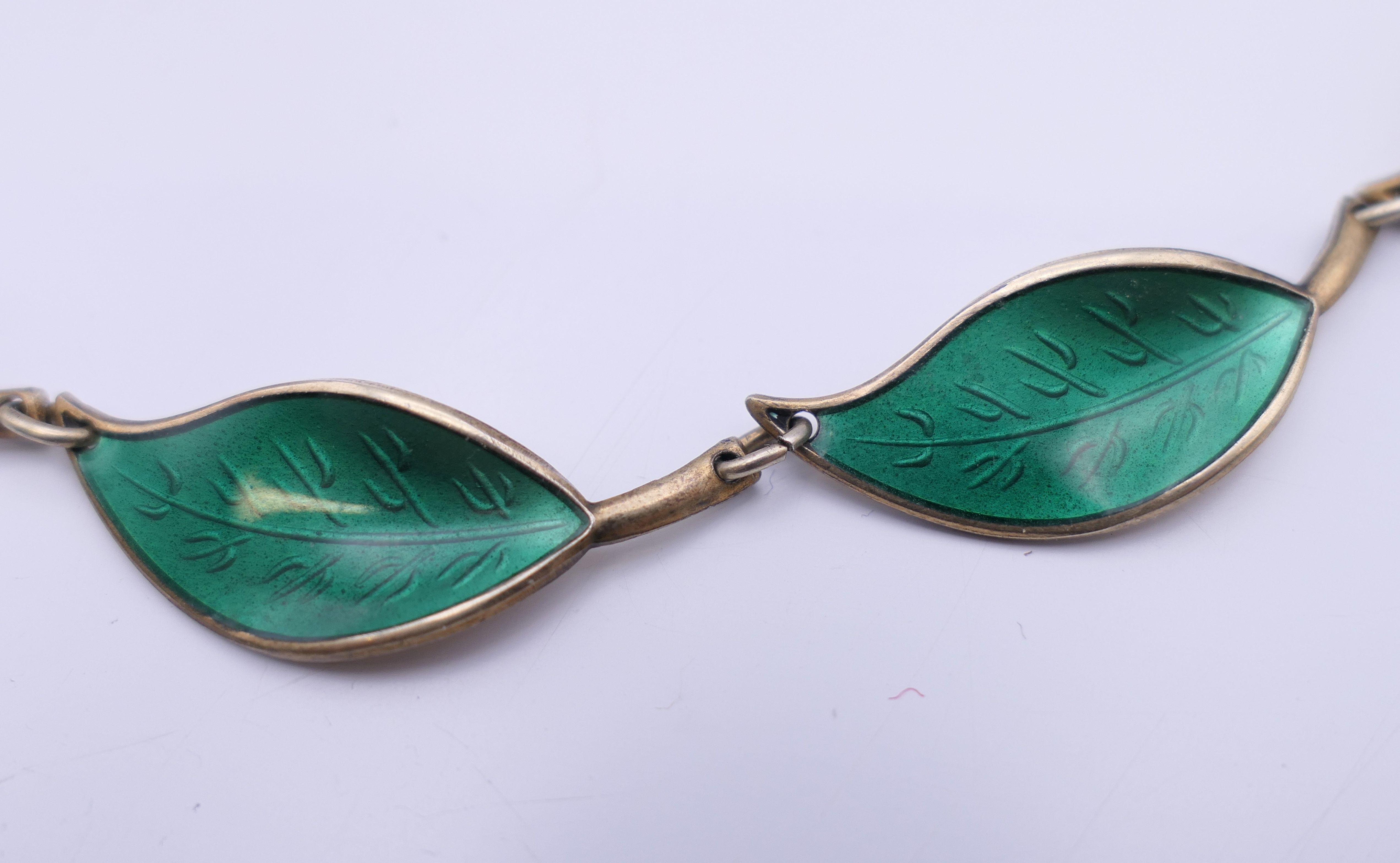 A David Andersen green enamel and silver leaf form necklace. 40 cm long. - Image 3 of 6
