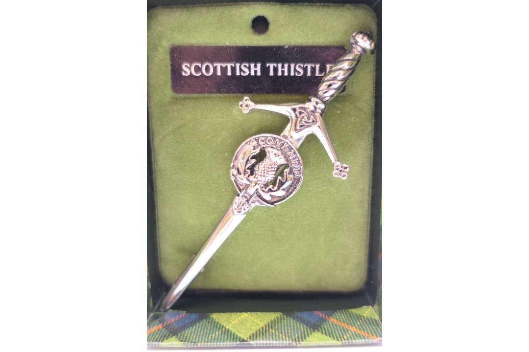 A Scottish Thistle brooch and matching cufflinks. Brooch 9 cm long. - Image 2 of 5