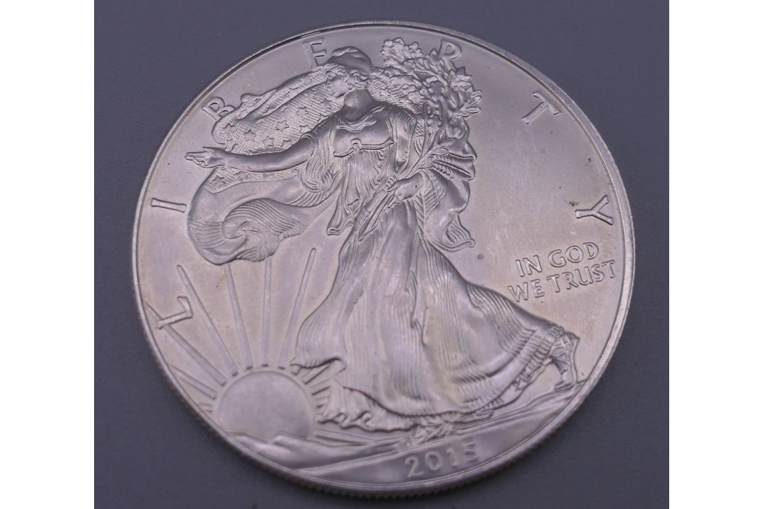 A 2015 US fine silver 1 ounce dollar coin. - Image 2 of 2