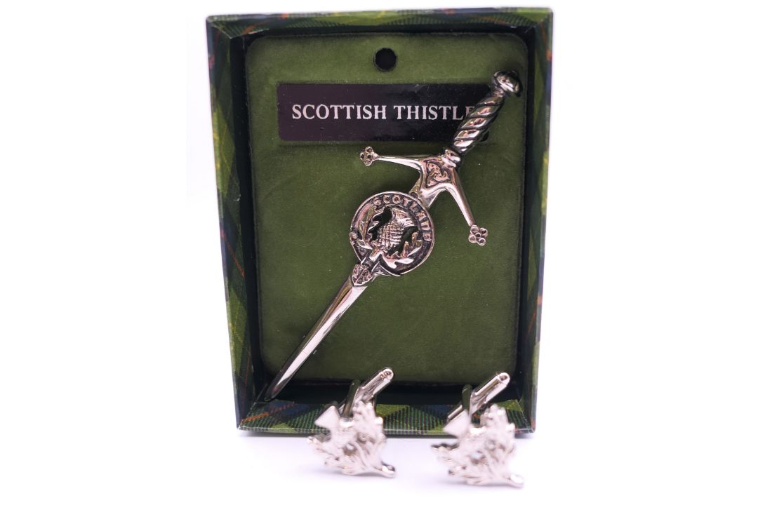 A Scottish Thistle brooch and matching cufflinks. Brooch 9 cm long. - Image 1 of 5