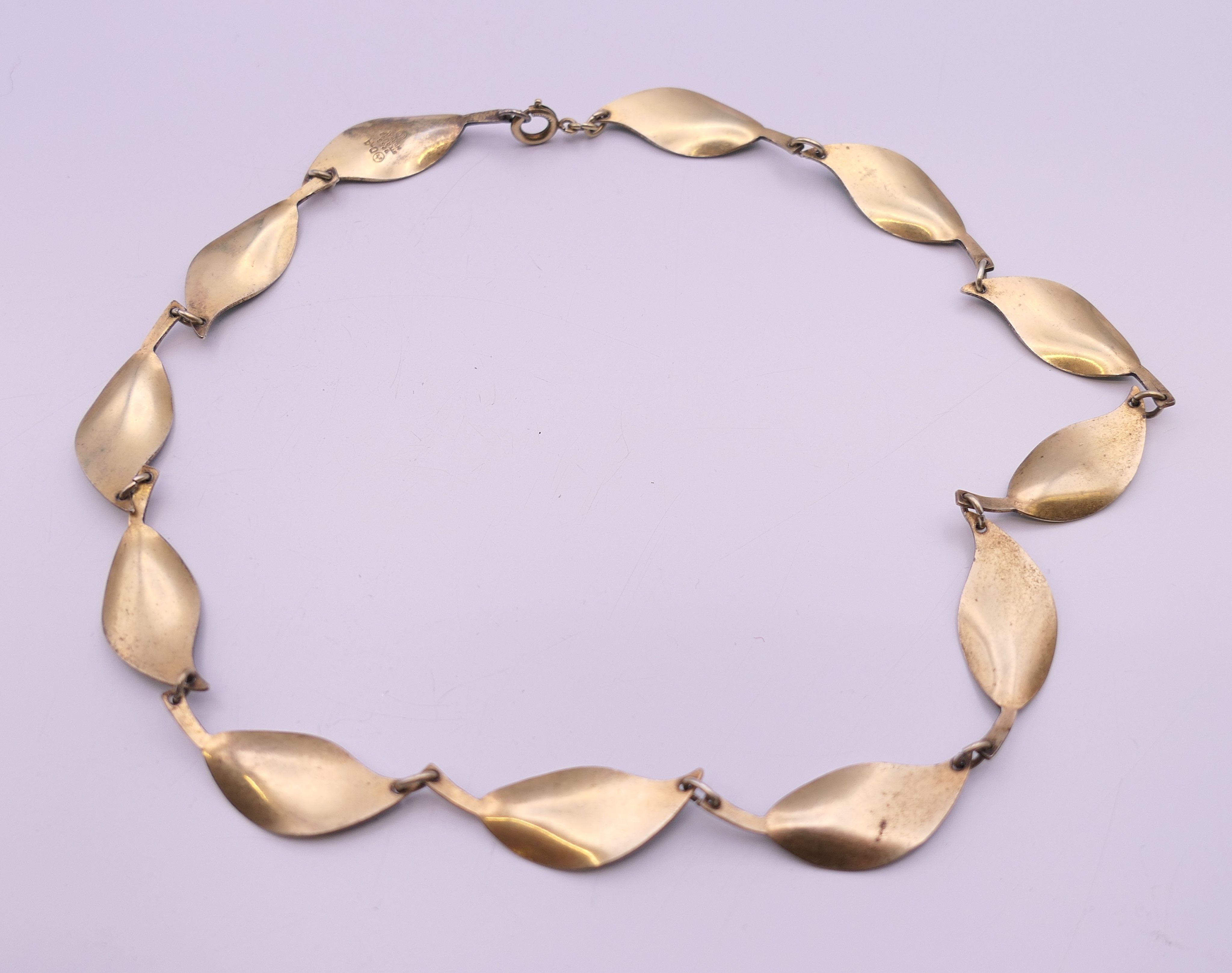 A David Andersen green enamel and silver leaf form necklace. 40 cm long. - Image 4 of 6