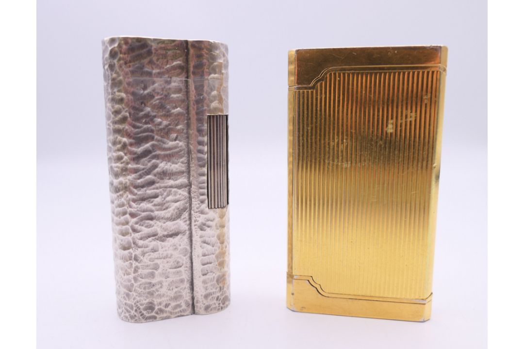 A Dunhill lighter and a Davidoff lighter. The former 6.5 cm high. - Image 2 of 9