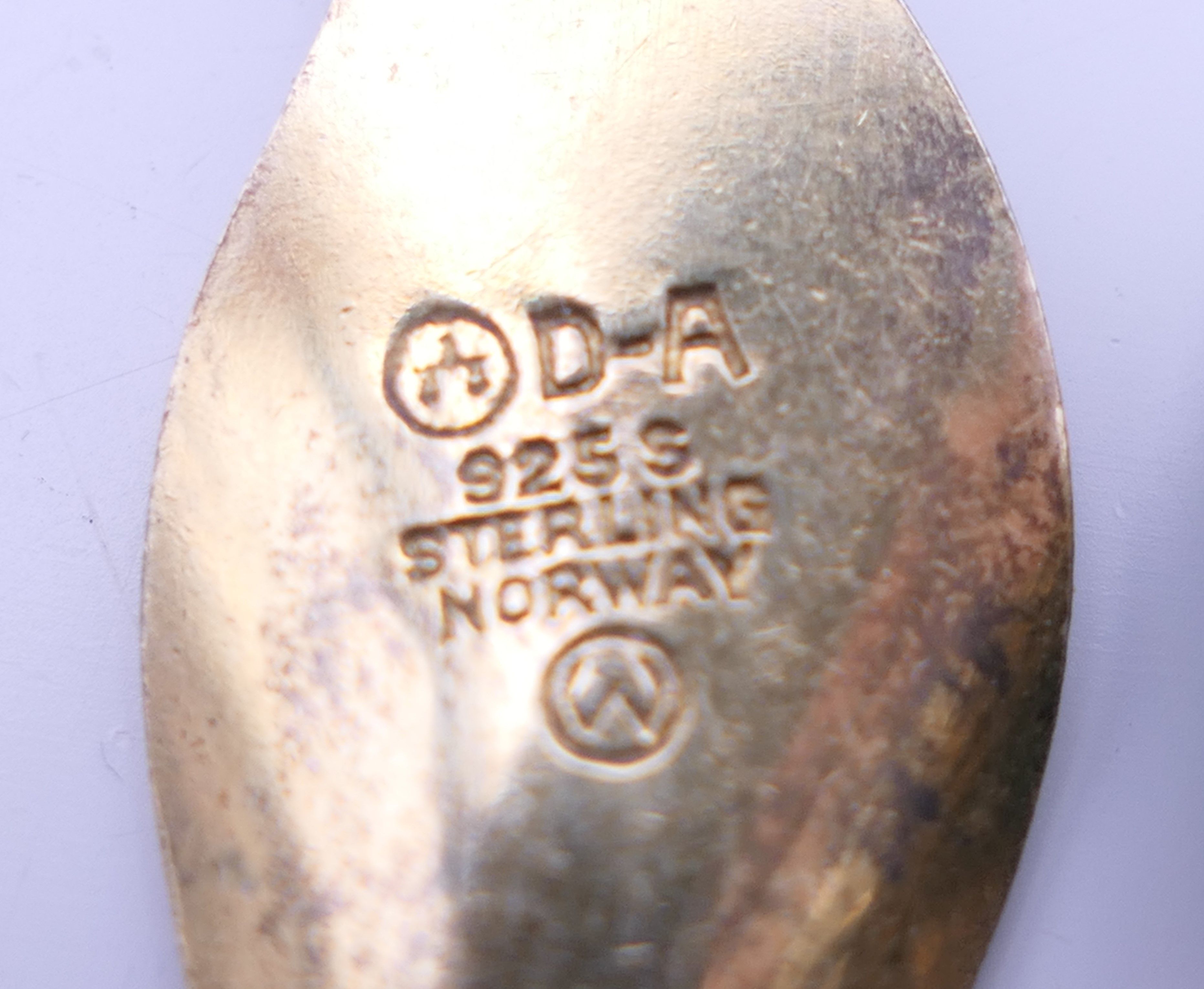 A David Andersen green enamel and silver leaf form necklace. 40 cm long. - Image 5 of 6