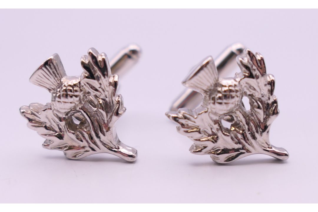 A Scottish Thistle brooch and matching cufflinks. Brooch 9 cm long. - Image 3 of 5