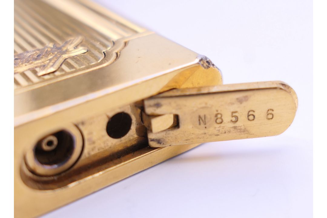 A Dunhill lighter and a Davidoff lighter. The former 6.5 cm high. - Image 9 of 9