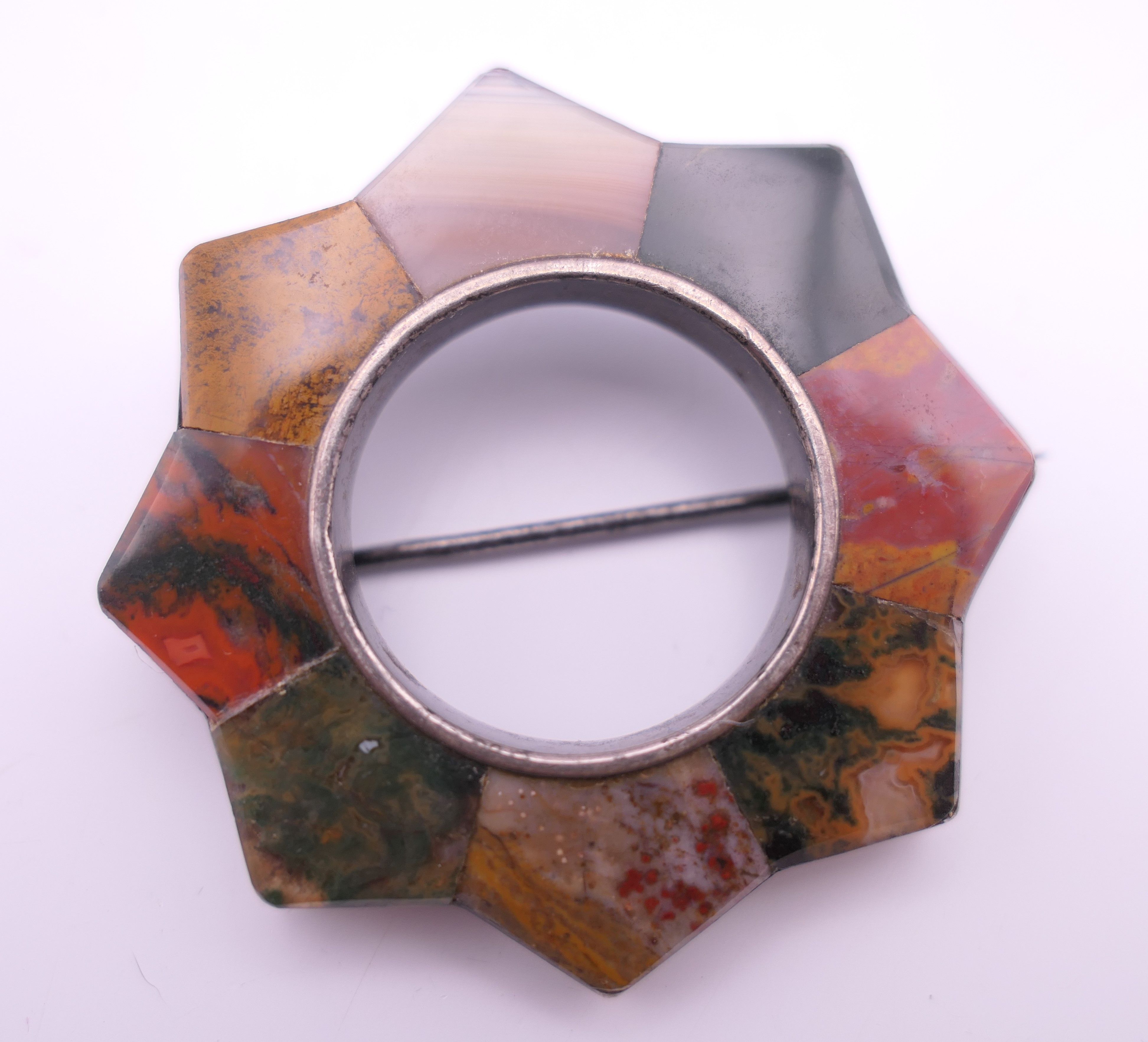 Three Scottish agate brooches. Two 5 cm diameter, the other 4.5 cm diameter. - Image 7 of 9