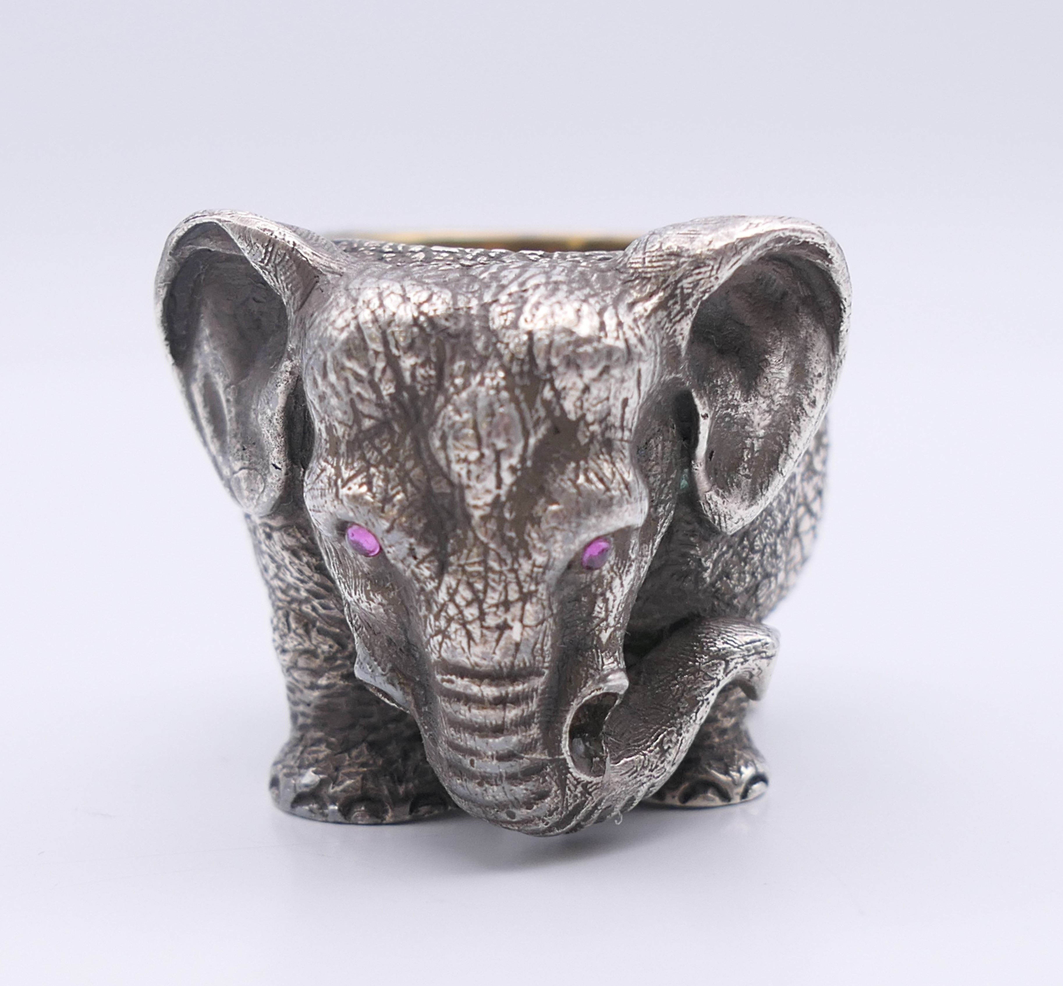 A small salt formed as an elephant, bearing Russian marks. 4.5 cm long. - Image 2 of 13