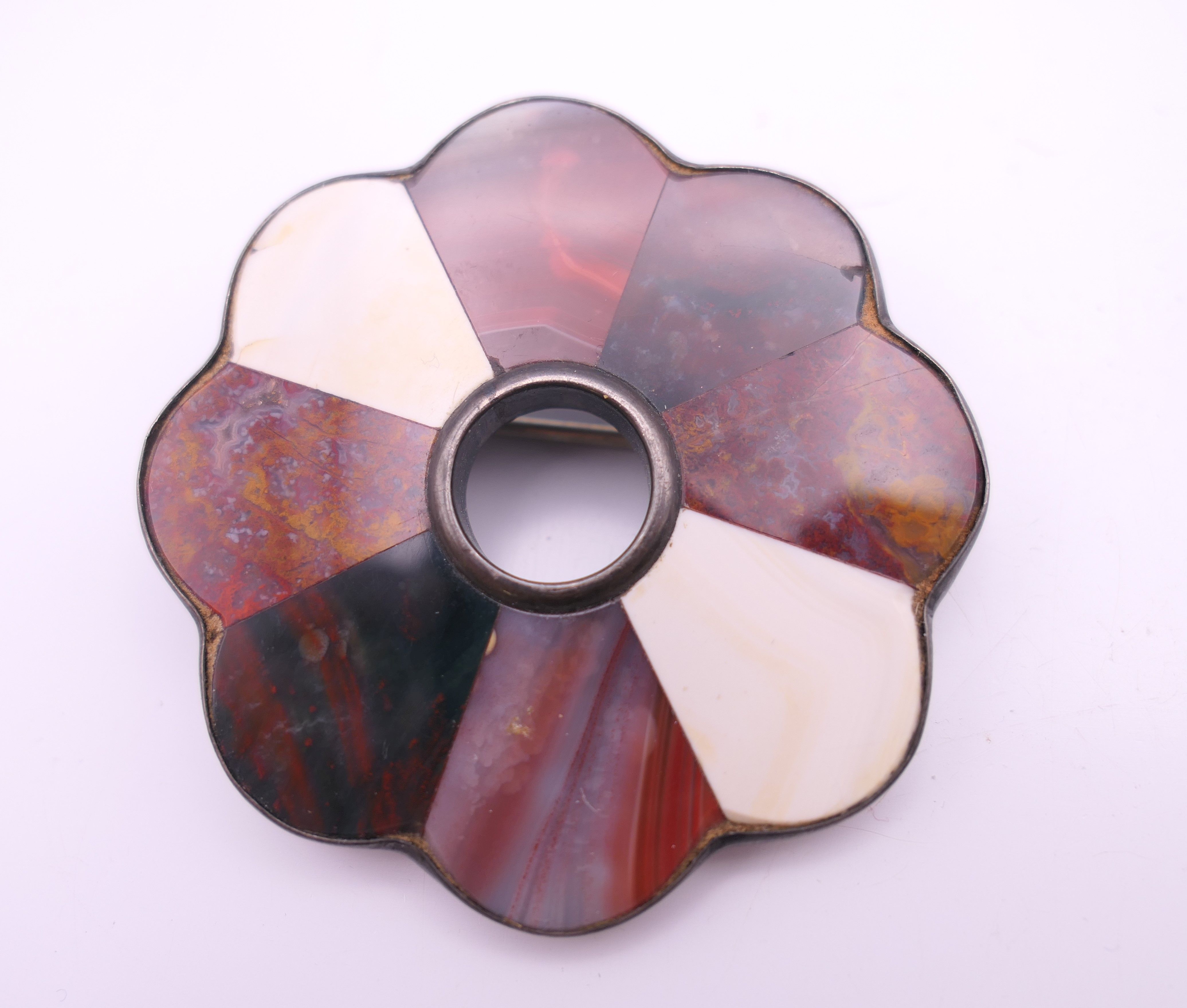 Three Scottish agate brooches. Two 5 cm diameter, the other 4.5 cm diameter. - Image 2 of 9