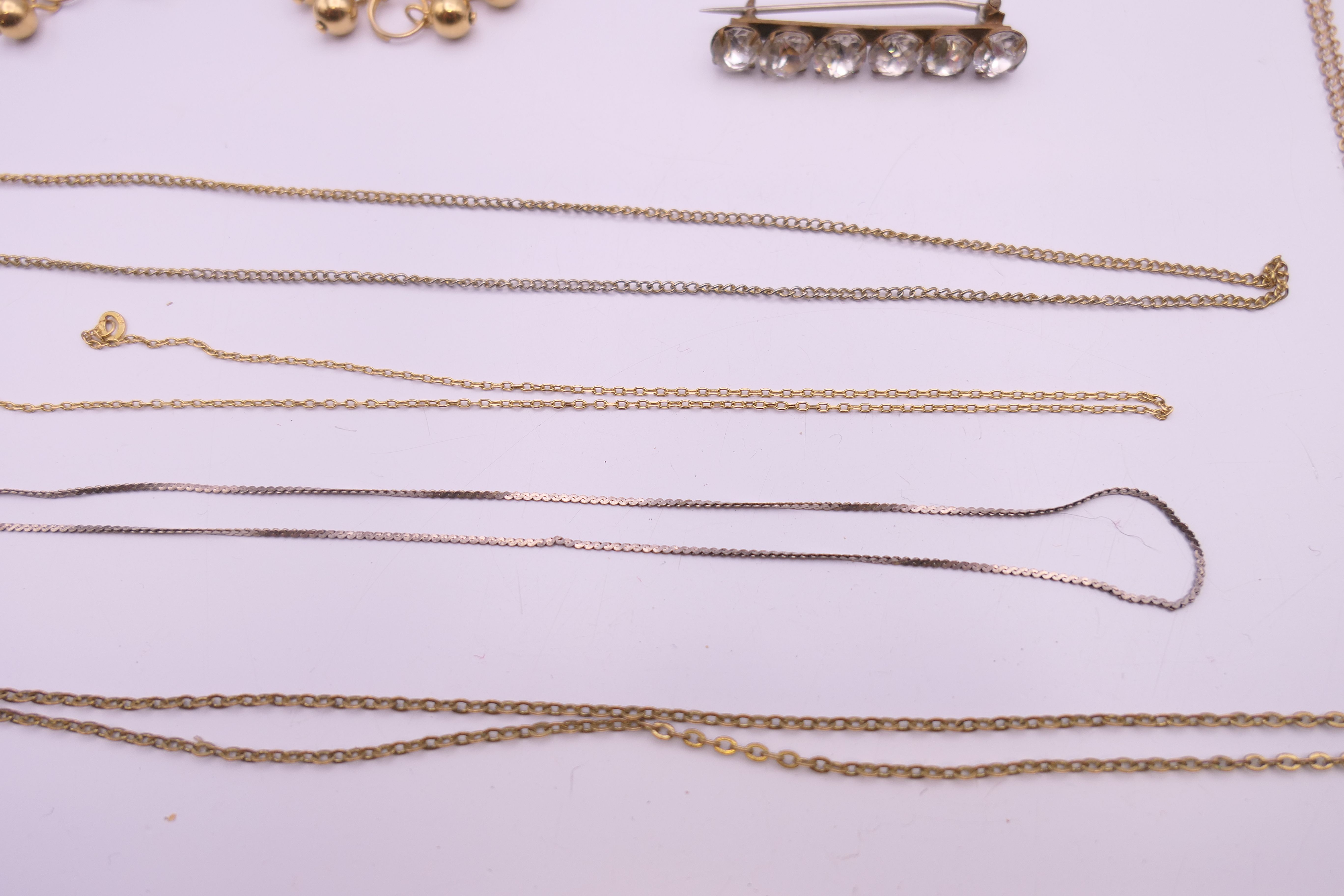 A small quantity of miscellaneous jewellery including earrings, cufflinks, necklaces, - Image 7 of 21