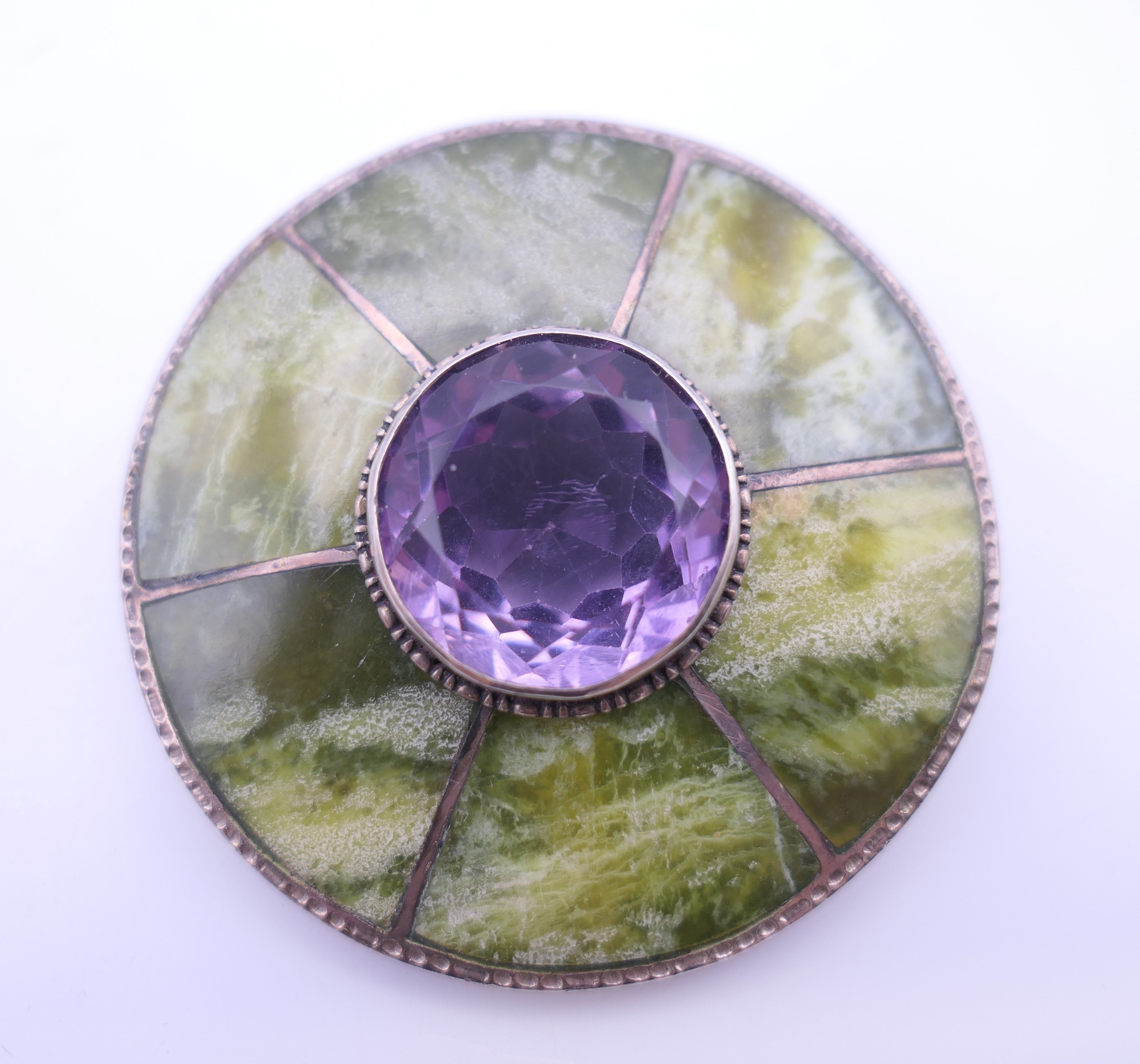Three Scottish agate brooches. Two 5 cm diameter, the other 4.5 cm diameter. - Image 4 of 9