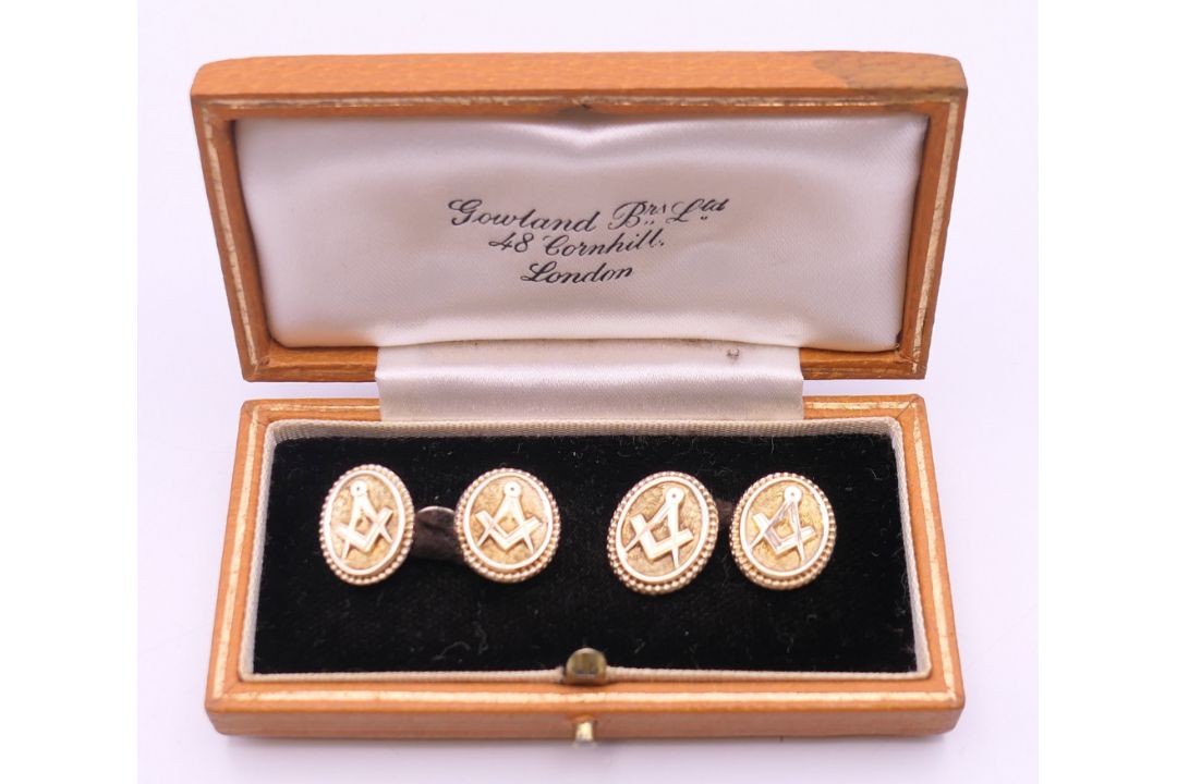 A vintage pair of Masonic rose gold backed cufflinks, boxed. 6.2 grammes total weight. - Image 1 of 5