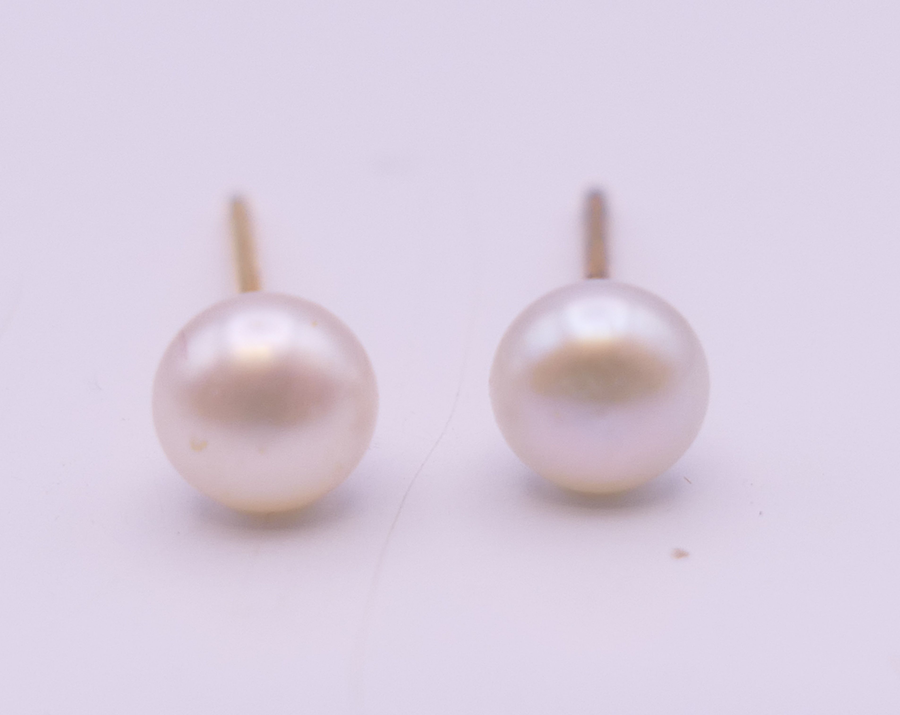 A small quantity of miscellaneous jewellery including earrings, cufflinks, necklaces, - Image 19 of 21