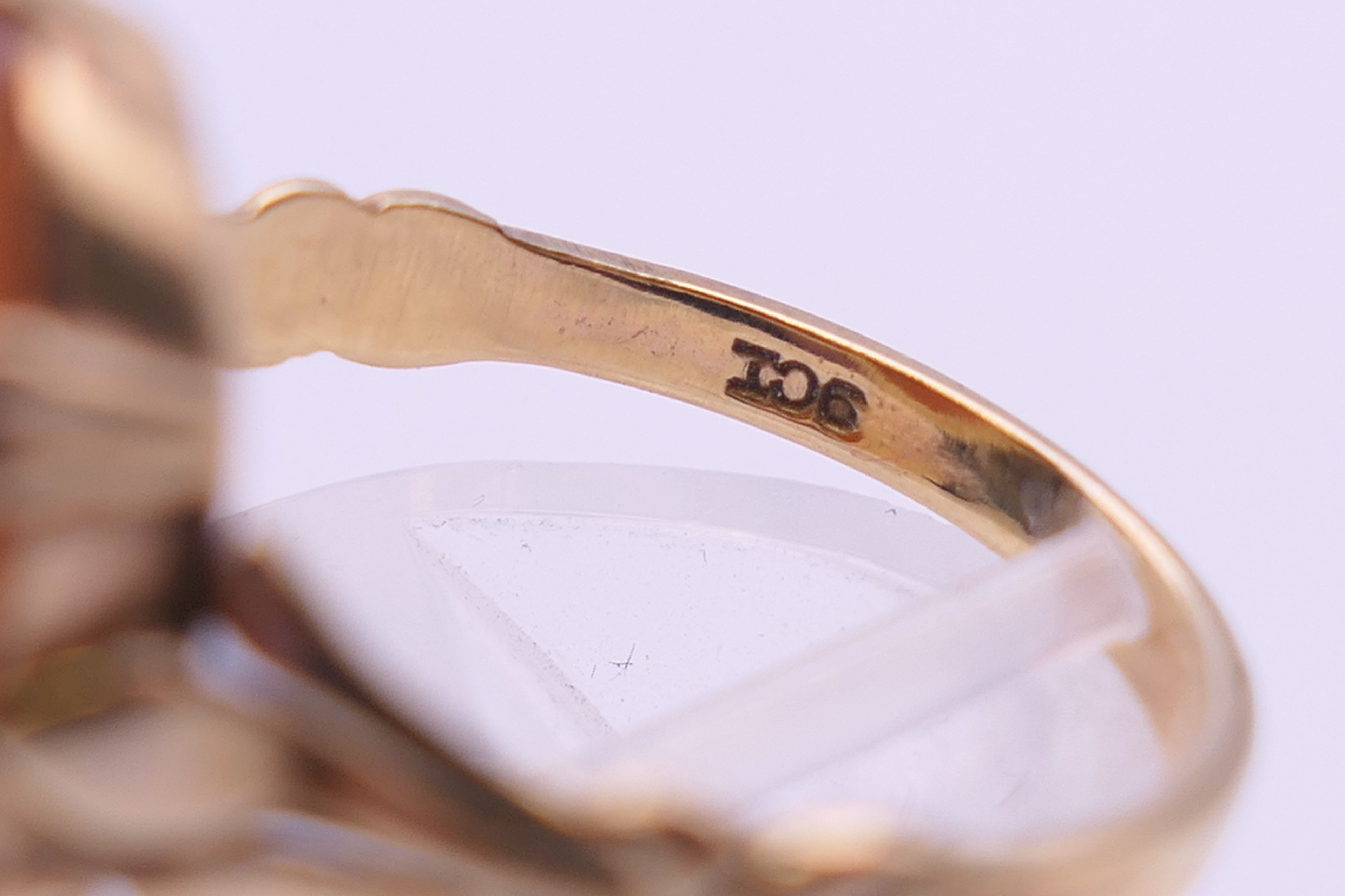 A 9 ct gold cameo ring. Ring size O/P. - Image 4 of 5