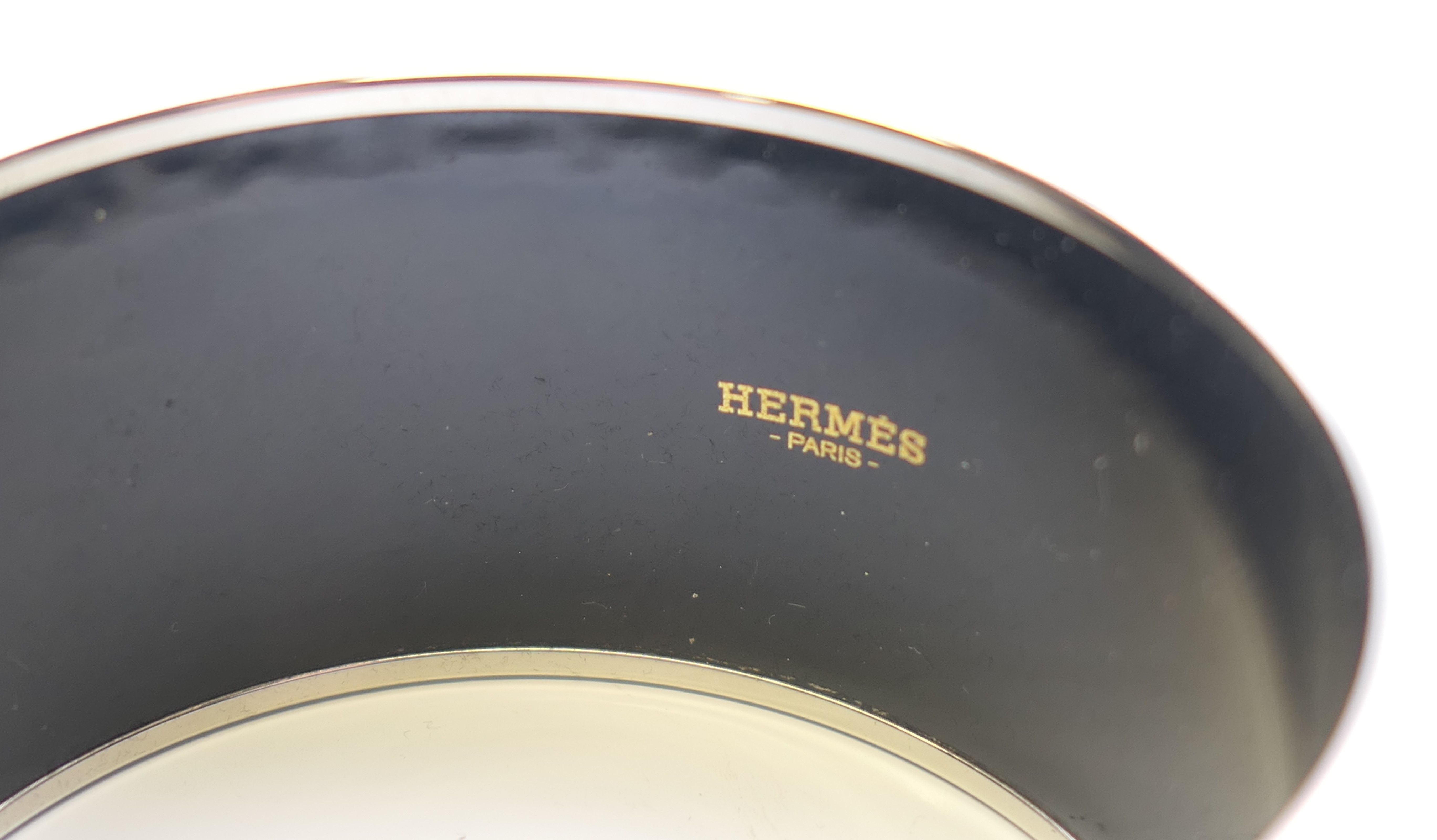 A Hermes bangle in box. Internal diameter approximately 6.5 cm. - Image 4 of 5