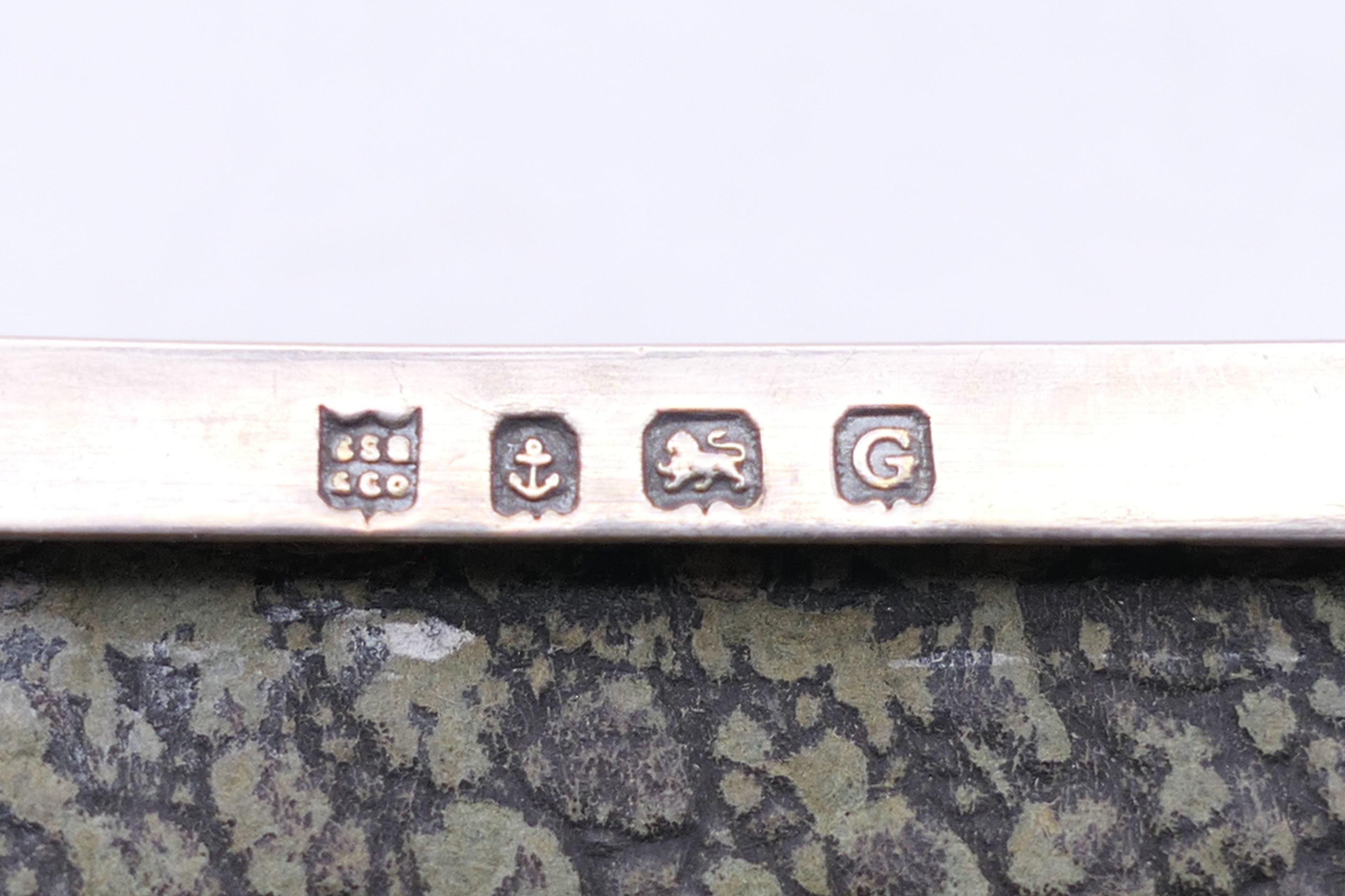 A silver and enamel trinket box, hallmarked for Birmingham 1931, maker's mark of E S Barnsley. - Image 8 of 8