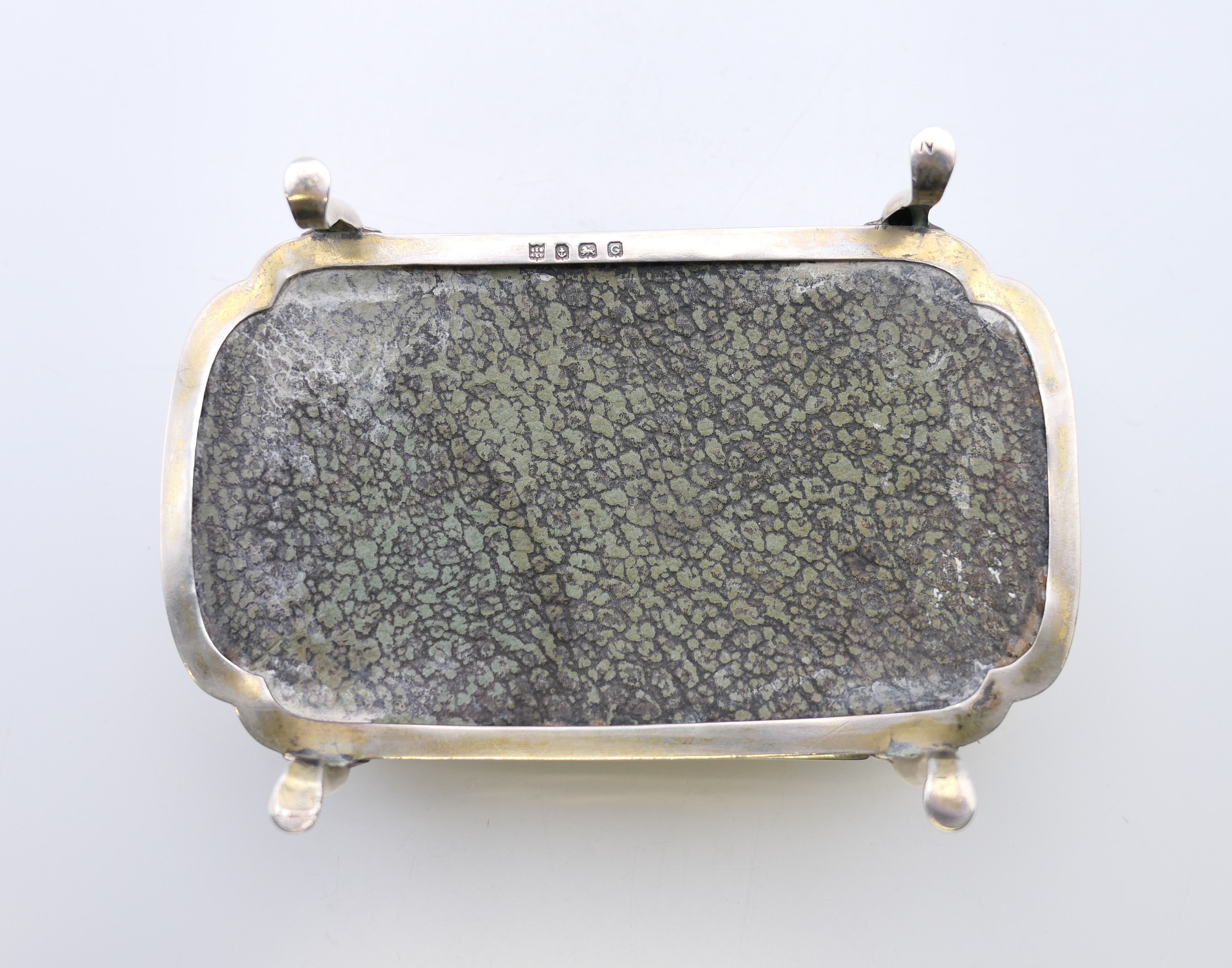 A silver and enamel trinket box, hallmarked for Birmingham 1931, maker's mark of E S Barnsley. - Image 7 of 8