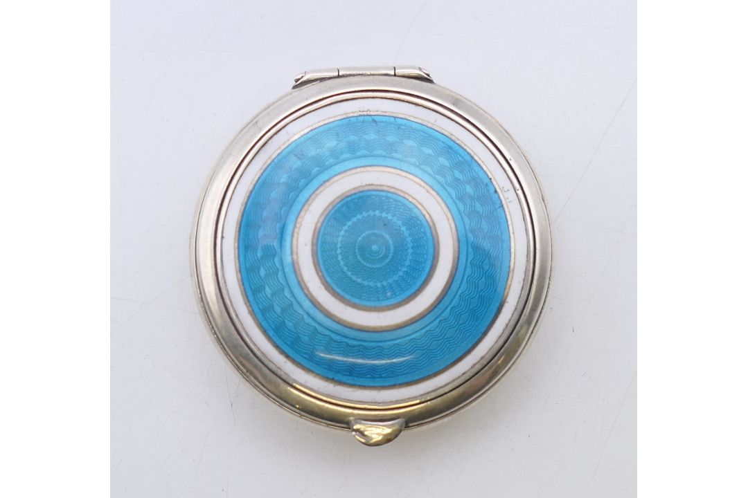 An silver and enamel decorated pill box, hallmarked for Birmingham 1910, - Image 1 of 5