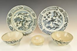 Chinese 17thC porcelain from the Binn Thuan shipwreck comprising a pair of pedestal dishes with bird