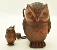 Japanese carved wooden netsuke/ inro in the form of an owl, with signature to base, 9cm tall