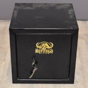 Buffalo River gun ammunition safe, with keys, 36 x 36 x 36cm