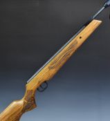 Cometa Fenix-400-USC .177 break barrel air rifle with chequered semi-pistol grip and forend,