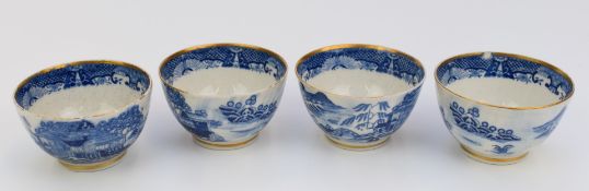 Four 18thC blue and white teabowls, probably first period Worcester / Caughley, H5cm