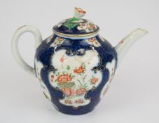First period Worcester blue scale bullet shaped teapot with flower finial, height 15cm
