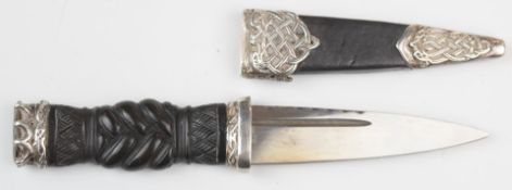 Scottish sgian dubh knife with hallmarked silver mounts, blade length 9cm, with sheath PLEASE NOTE