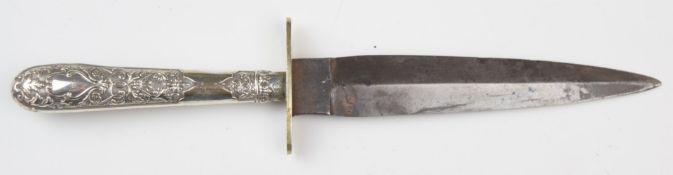 Slater Brothers of Sheffield 13cm double edged commando style fighting knife with cutlery style