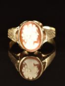 A 9ct gold ring set with a cameo, 2.6g, size P