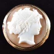 A 9ct gold brooch set with a cameo, 5.2g