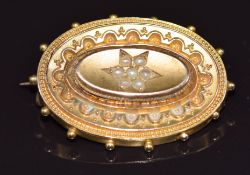 Victorian 15ct gold brooch set with seed pearls, glass compartment verso, 4.5g