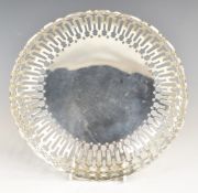 George V hallmarked silver bowl with pierced decoration, raised on three feet, Birmingham 1925,