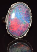 A 9k gold ring set with an opal doublet, 4.2g, size P