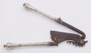 Middle Eastern betel nut cutter with silver handles and Damascus steel blades, length 15cm