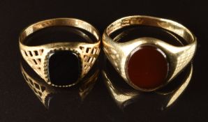 Two 9ct gold signet rings, one set with agate the other with onyx, 7g, sizes Q & V