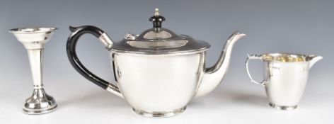 Elizabeth II hallmarked silver teapot and milk jug, London 1977 maker J T Deeley Ltd, length of
